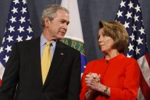 Americký prezident George Bush a Nancy Pelosiová.