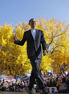 Blíže k vítězství ve volbách má Barack Obama.