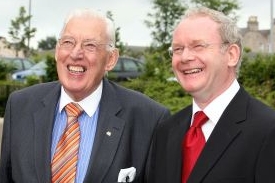 Ian Paisley & Martin McGuinness, červenec 2007.
