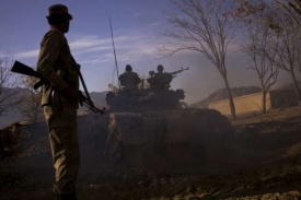 Pákistánská armáda má v boji s radikály jen dílčí úspěchy.