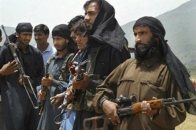 Militanti na pákistánských kmenových územích.