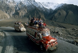 Autobus v Pákistánu.
