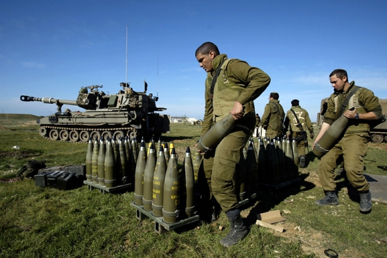Izraelské jednotky se připravují na dělestřelecké ostřelování Gazy.