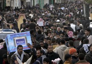 Palestinci se vrací z nákupů v Egyptě