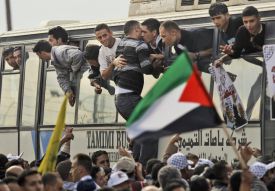 Propuštění Palestinci směřují na Západní břeh