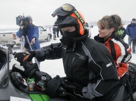Palinová s chotěm na motorce (2007).