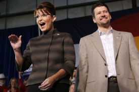 Palinová na cestě do Bílího domu s manželem Toddem.