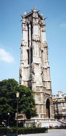 Památkou na zničený kostel sv. Jakuba je dochovaná zvonice.