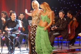 Paris Hiltonová se učí základům břišního tance.