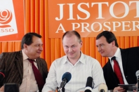 Ilustrační foto - předseda ČSSD Jiří Paroubek, Michal Hašek a David Rath