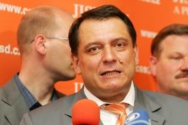 Jiří Paroubek chtěl jednat se zelenými a KSČM.