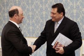 Jiří Paroubek (vpravo) a místopředseda ruské Státní dumy Babakov.