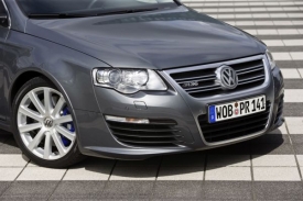 Modrá je barvou značky Volkswagen i brzdových třmenů passatu R36.