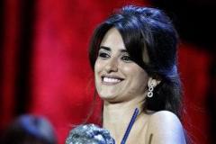 Španělskou filmovou cenu Goya za nejlepší herecký výkon obdržela Pénélope Cruzová za hlavní roli ve filmu Volver.
