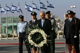Slavnostní ceremoniál na počest nového prezidenta Izraele Šimona Perese