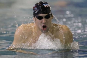 Ameircký plavec Michael Phelps.
