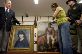 Nalezené obrazy Picassa a Cándida.