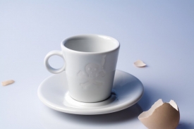 Osobité čajové doplňky mají ve Studiu Pirsc Porcelain.