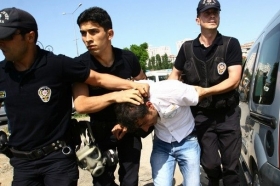 Turecká policie zasahuje proti přívržencům PKK (ilustrační foto).