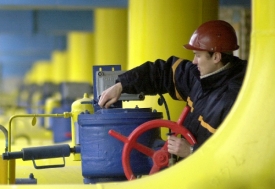 Plynovod přes Ukrajinu dodává Evropě asi pětinu její spotřeby plynu.