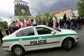 Policie se chystá na to, až Česko bude vládnout Evropě.