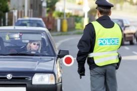 Policie bude tento víkend více kontrolovat řidiče.