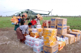 Barma přijímá materiální pomoc, ale ne zahraniční pracovníky.