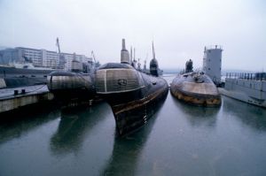 Zastaralé a opuštěné ponorky v Murmansku