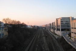 Evropská čtvrť v Bruselu se po setmění promění v šedou zónu.