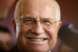 Prezident Václav Klaus má důvod k úsměvu.