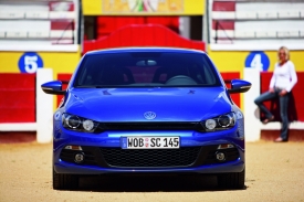 Scirocco se vrací. Volkswagenu chybělo malé atraktivní kupé od roku 1995.