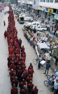 Protestní pochody mnichů v Barmě