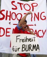 Demonstrace za osvobození Barmy v Německu