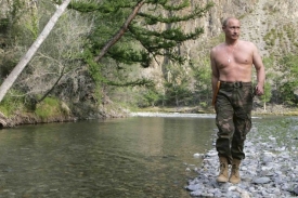 Putin. Jediný a skutečný vládce na Rusi? U řeky Chemčik v létě 2007.