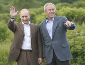 Ruský prezident Vladimir Putin navšítivil rodinné sídlo svého amerického protějšku.
