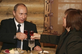 Vladimir Putin s manželkou Ludmilou.