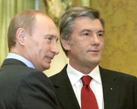 Ruský prezident Vladimir Putin a jeho protějšek Viktor Juščenko