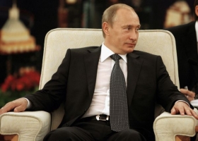Ruský premiér Vladimir Putin hrozí Gruzii z Pekingu.