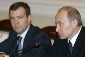 Vladimir Putin a jeho očekávaný nástupce Dmitrij Medvedev.