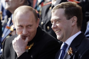 Ruský premiér Vladimír Putin a jím zvolený nástupce Dmitrij Medveděv.