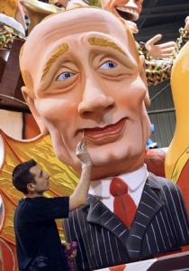 Malovaný Putin v obleku. Rozhodně ne fanoušek Abby.
