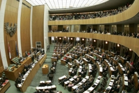 Rakouský parlament při posledním zasedání před volbami 2008.