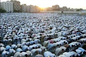 Muslimové během ramadánu v Rijádu