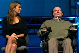 V&yacute;zkum km. buněk podporoval i ochrnut&yacute; Superman Christopher Reeve.