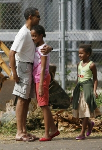 Barack Obama s dcerami na poslední dovolené před nástupem do funkce.