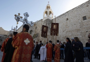 Pravoslavné Vánoce slaví průvodem i mniši v Betlémě.