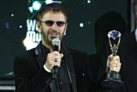 Ringo Starr převzal diamantovou cenu.