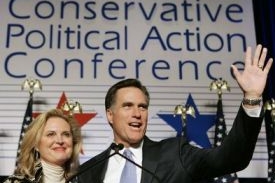 Mitt Romney za přítomnosti své ženy oznámil konec své kampaně.