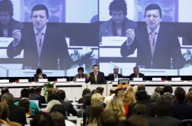 Barroso hovoří na konferenci o romské problematice.