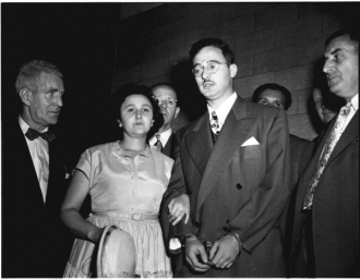 Julius a Ethel Rosenbergovi u soudu roku 1951.
